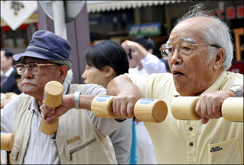 [亚洲银行家]亚洲“银发经济”：从长寿中赚钱让老人体会到“老年生活的乐趣”