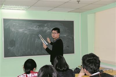 [范进中举原文]范锦伟：“超龄”大学生开家教公司的创业路