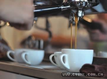 【现磨咖啡广告语】即饮现磨咖啡受欢迎，四成受访者“喜欢喝咖啡”